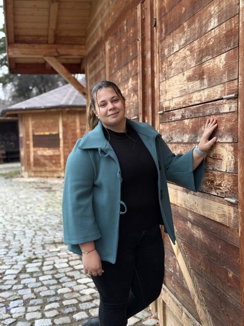 Елена Накова, преподавател по български език и литература